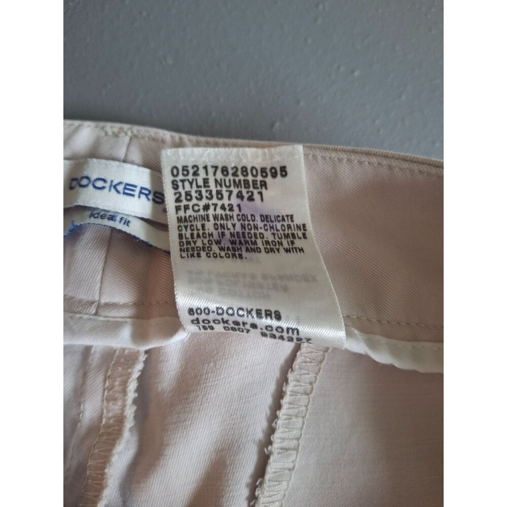 Dockers Ideal Fit Chino Khaki Pants Womens Size 10 Short - Picture 4 of 9